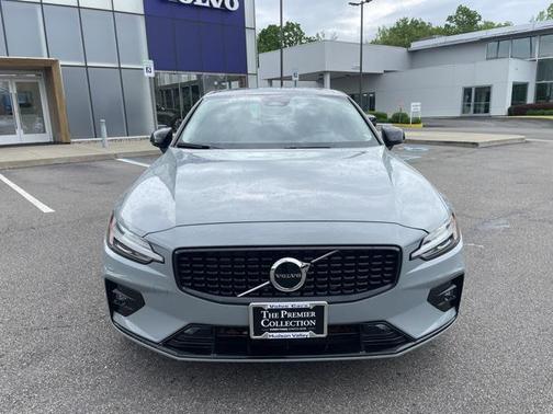 2025 Volvo S60 B5 Core