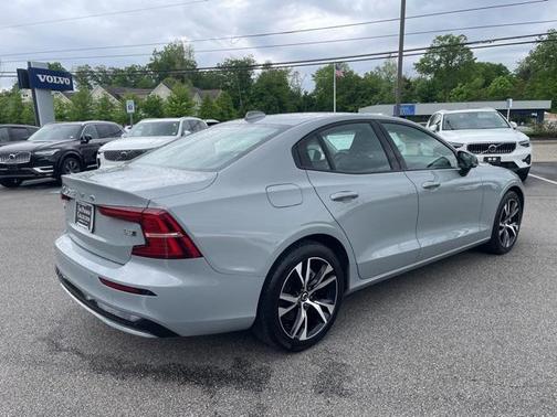 2025 Volvo S60 B5 Core