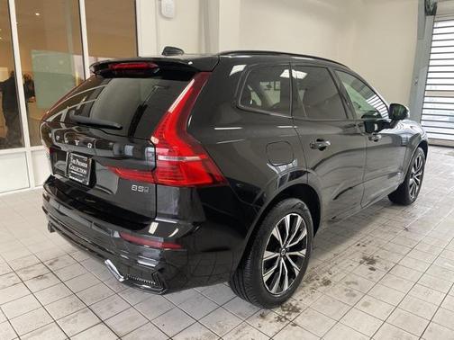 2025 Volvo XC60 B5 Core