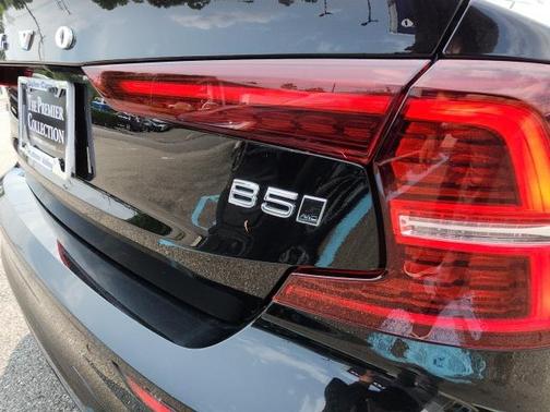2024 Volvo S60 B5 Plus Dark Theme