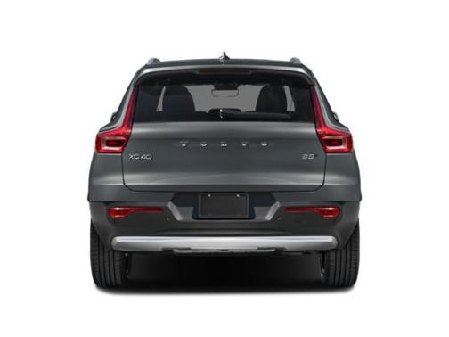 2025 Volvo XC40 B5 Ultra Bright Theme