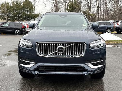 2025 Volvo XC90 B5 Core