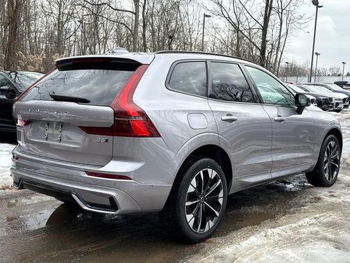 2026 Volvo XC60 B5 Plus