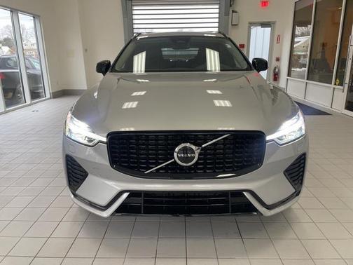 2025 Volvo XC60 B5 Core