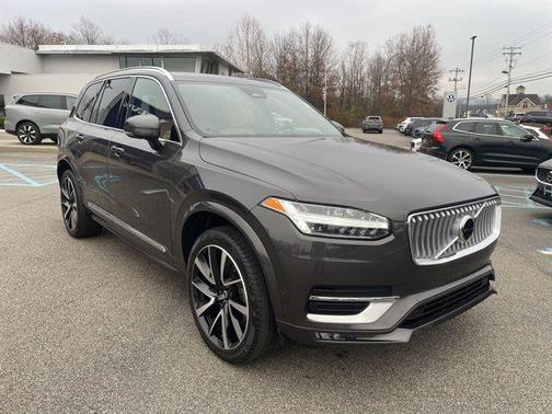 2024 Volvo XC90 B6 Ultimate Bright Theme 7-Seater