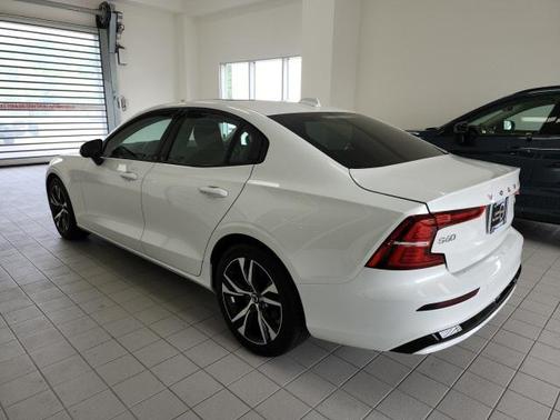 2025 Volvo S60 B5 Core