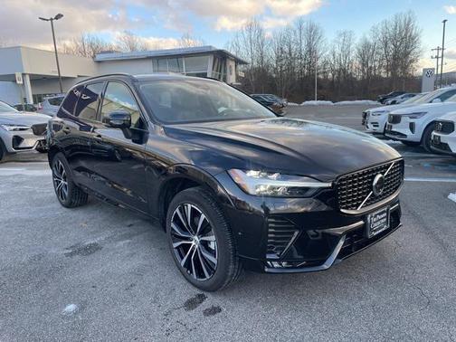 2025 Volvo XC60 B5 Plus