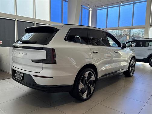 2025 Volvo EX90 Twin Motor Performance Plus 6-Seater