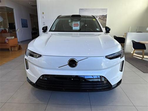 2025 Volvo EX90 Twin Motor Performance Plus 6-Seater