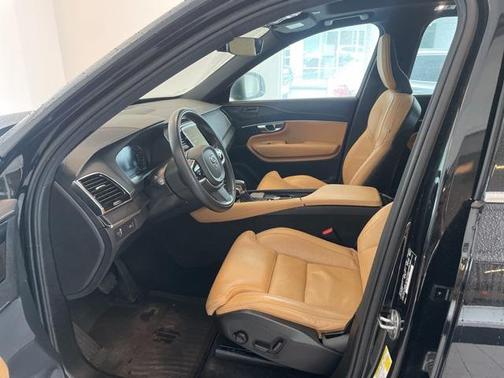 2022 Volvo XC90 T6 Inscription