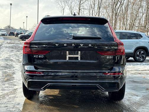 2026 Volvo XC60 B5 Plus