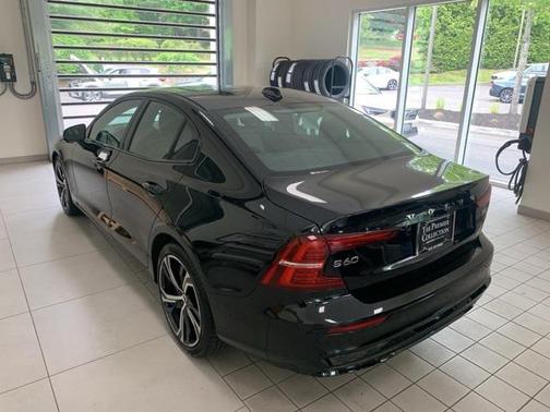 2025 Volvo S60 B5 Plus