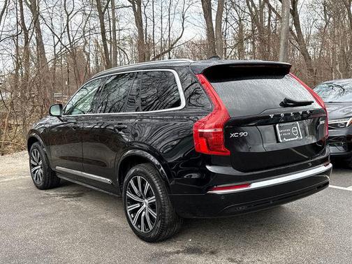 Onyx Black Metallic 2024 Volvo XC90 B5 Core Bright Theme