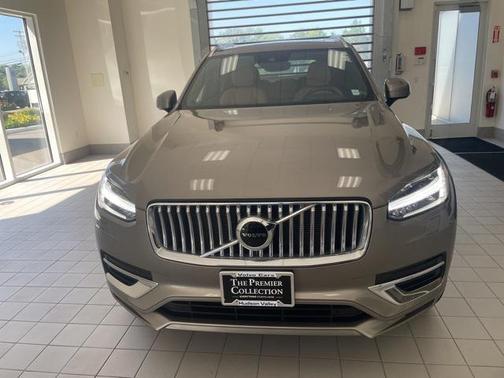 2022 Volvo XC90 T6 Inscription