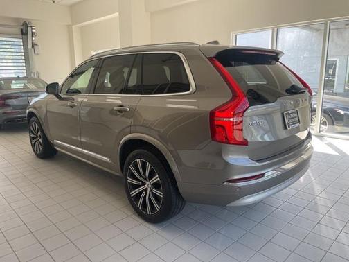 2022 Volvo XC90 T6 Inscription