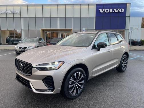 2025 Volvo XC60 B5 Plus