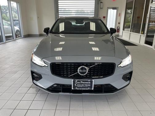 2025 Volvo S60 B5 Core