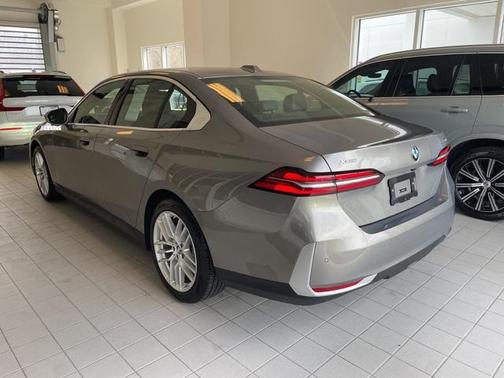 2024 BMW 530 i xDrive