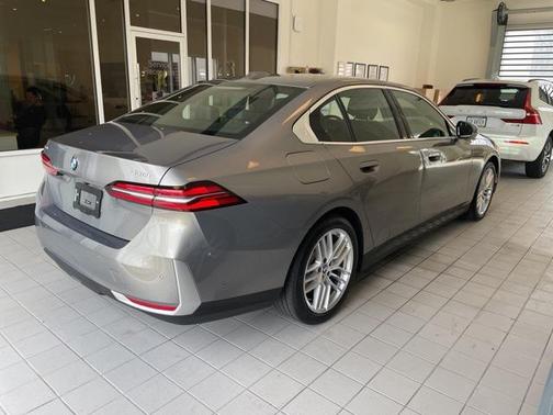 2024 BMW 530 i xDrive