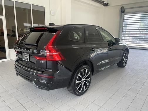 2025 Volvo XC60 Plus