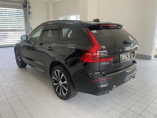 2025 Volvo XC60 Plus