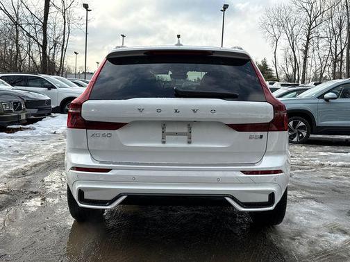 2026 Volvo XC60 B5 Ultra