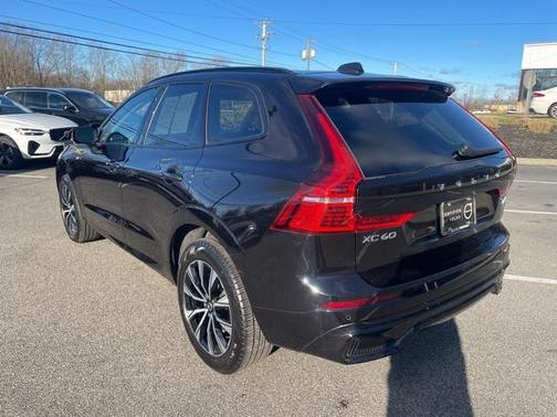 2025 Volvo XC60 B5 Core