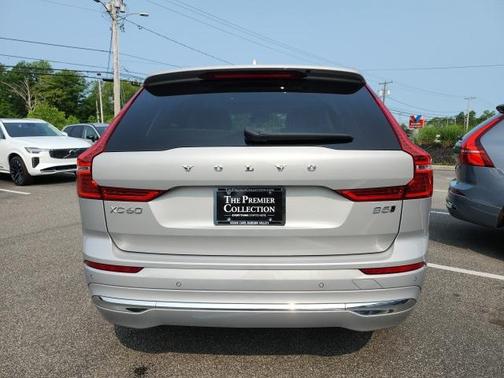 2023 Volvo XC60 B5 Plus Bright Theme