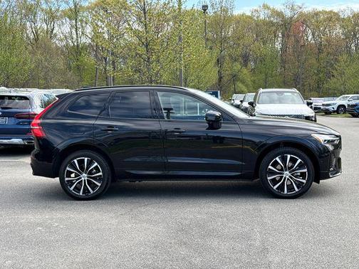 Onyx Black 2025 Volvo XC60 Plus