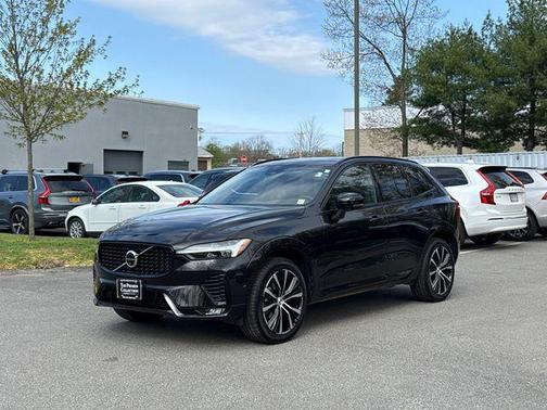Onyx Black 2025 Volvo XC60 Plus