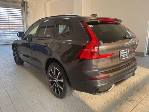 2025 Volvo XC60 B5 Plus