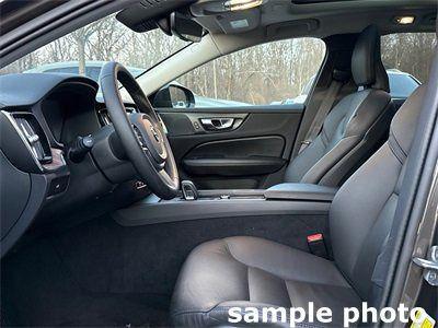 2025 Volvo V60 Cross Country Plus, B5 AWD Gas (mild hybrid)