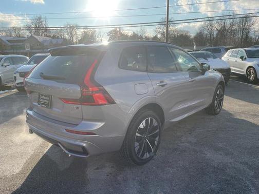 2026 Volvo XC60 B5 Plus