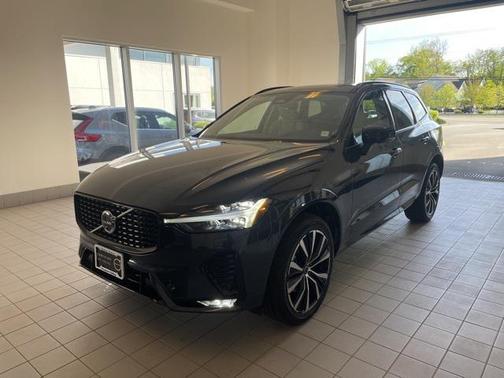 2025 Volvo XC60 B5 Plus