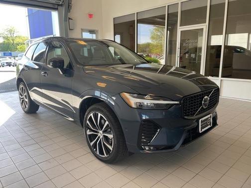 2025 Volvo XC60 B5 Plus