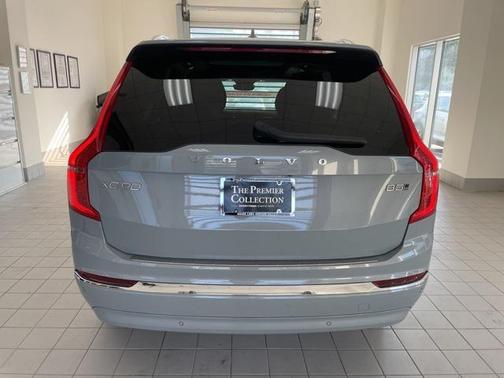 2024 Volvo XC90 B5 Core Bright Theme