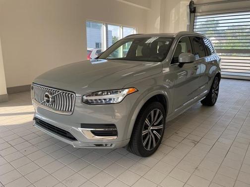 2024 Volvo XC90 B5 Core Bright Theme