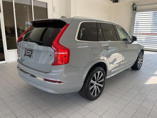 2024 Volvo XC90 B5 Core Bright Theme