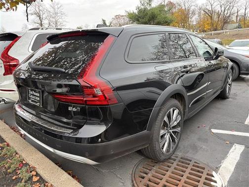 2024 Volvo V90 Cross Country B6 Plus