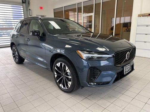 2026 Volvo XC60 B5 Plus