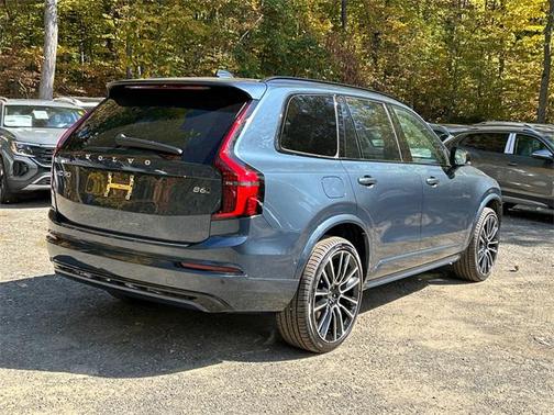 2026 Volvo XC90 B6 Ultra Dark Theme 7-Seater