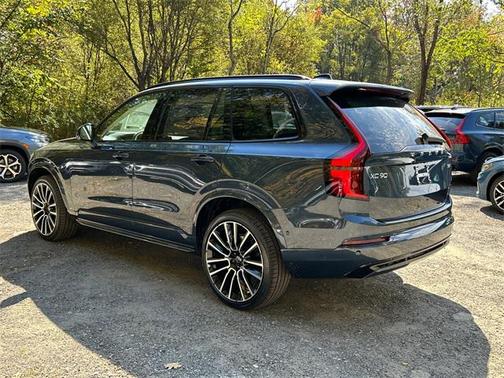2026 Volvo XC90 B6 Ultra Dark Theme 7-Seater