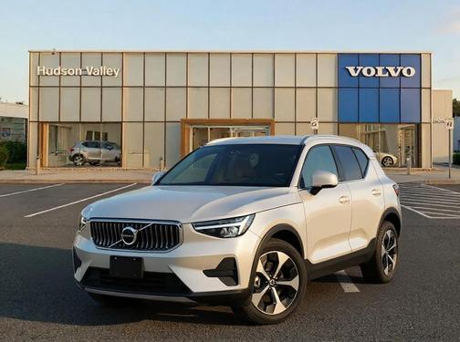 2026 Volvo XC40 B5 Plus