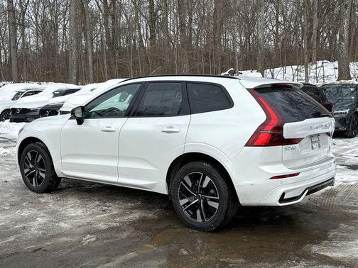 2026 Volvo XC60 B5 Plus