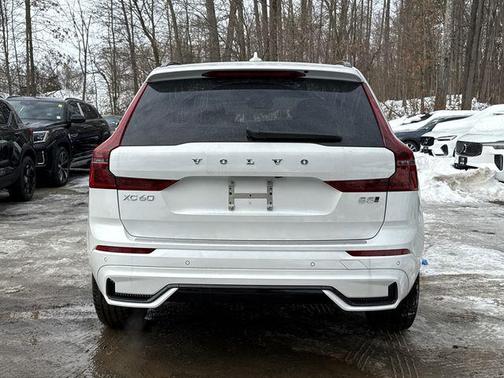 2026 Volvo XC60 B5 Plus
