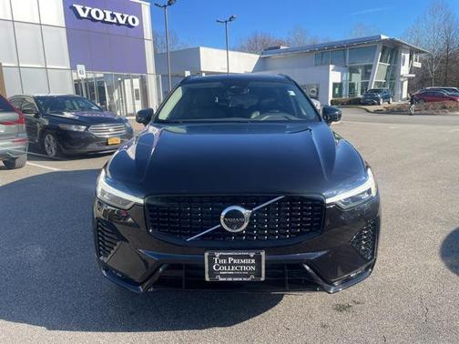 2025 Volvo XC60 B5 Plus