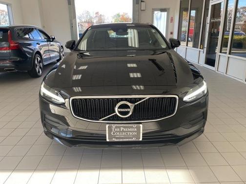 2018 Volvo S90 T5 Momentum