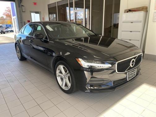 2018 Volvo S90 T5 Momentum