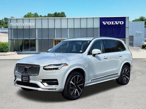 Crystal White 2025 Volvo XC90 Plus
