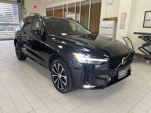 2025 Volvo XC60 B5 Plus